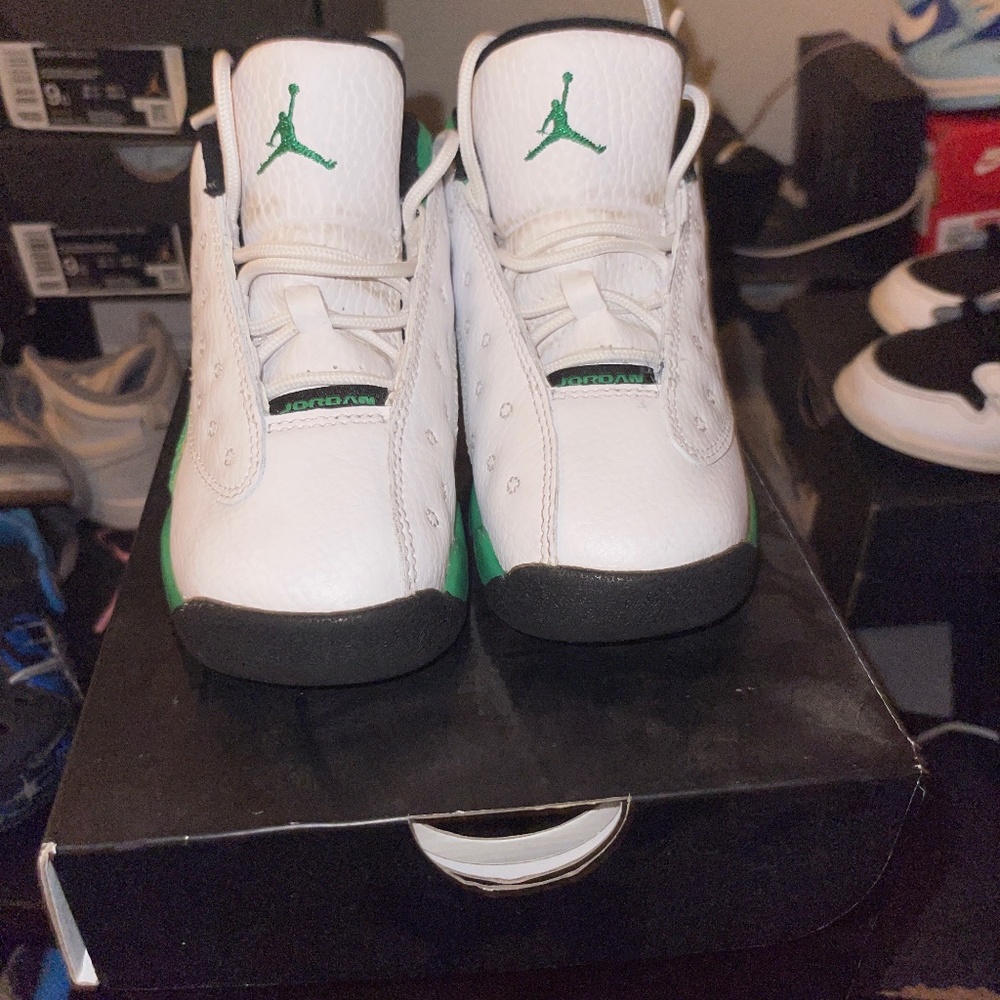 Boys Jordan 13 White/Lucky Green and Black 8c